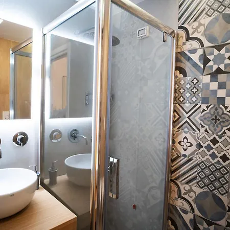 L' Angolo Dei Poeti - 4*