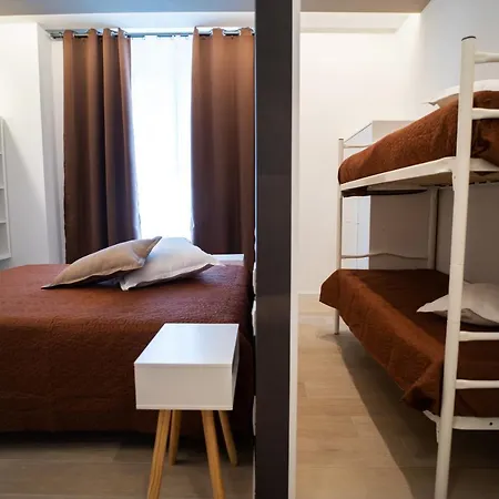 Alojamento de Acomodação e Pequeno-almoço L' Angolo Dei Poeti - Bari