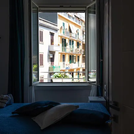 L' Angolo Dei Poeti - Frühstückspension 4*