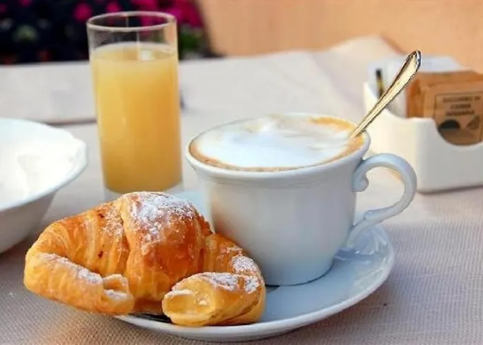 L' Angolo Dei Poeti - Nocleg ze śniadaniem 4*